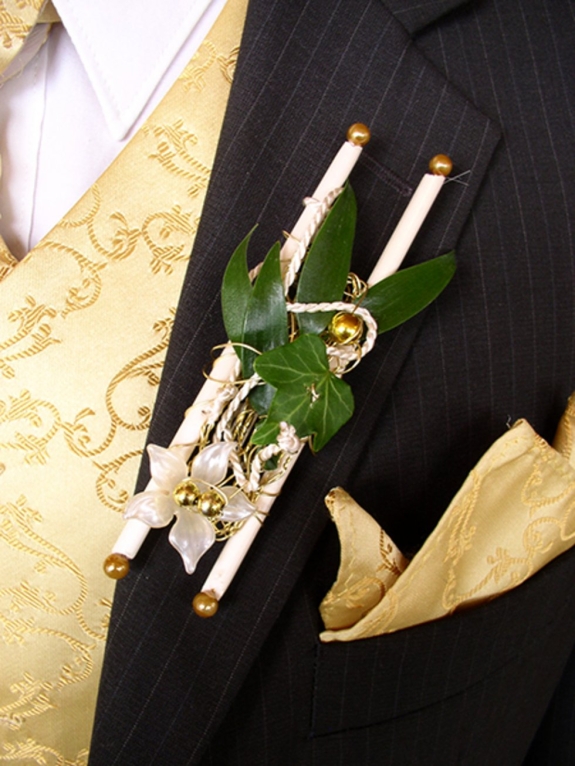 Anstecker mit goldener Leiter
