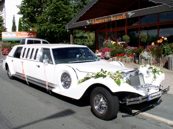 Autoschmuck an einer Limousine